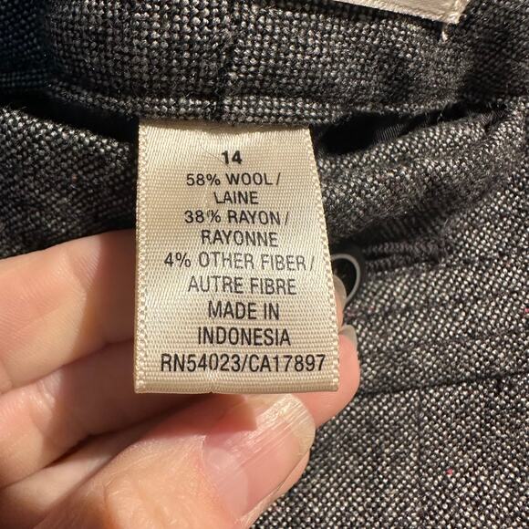 Old Navy Size 14 NWT Capris Low Waist Wool Blend Fall Textured Black Charcoal - Picture 7 of 9